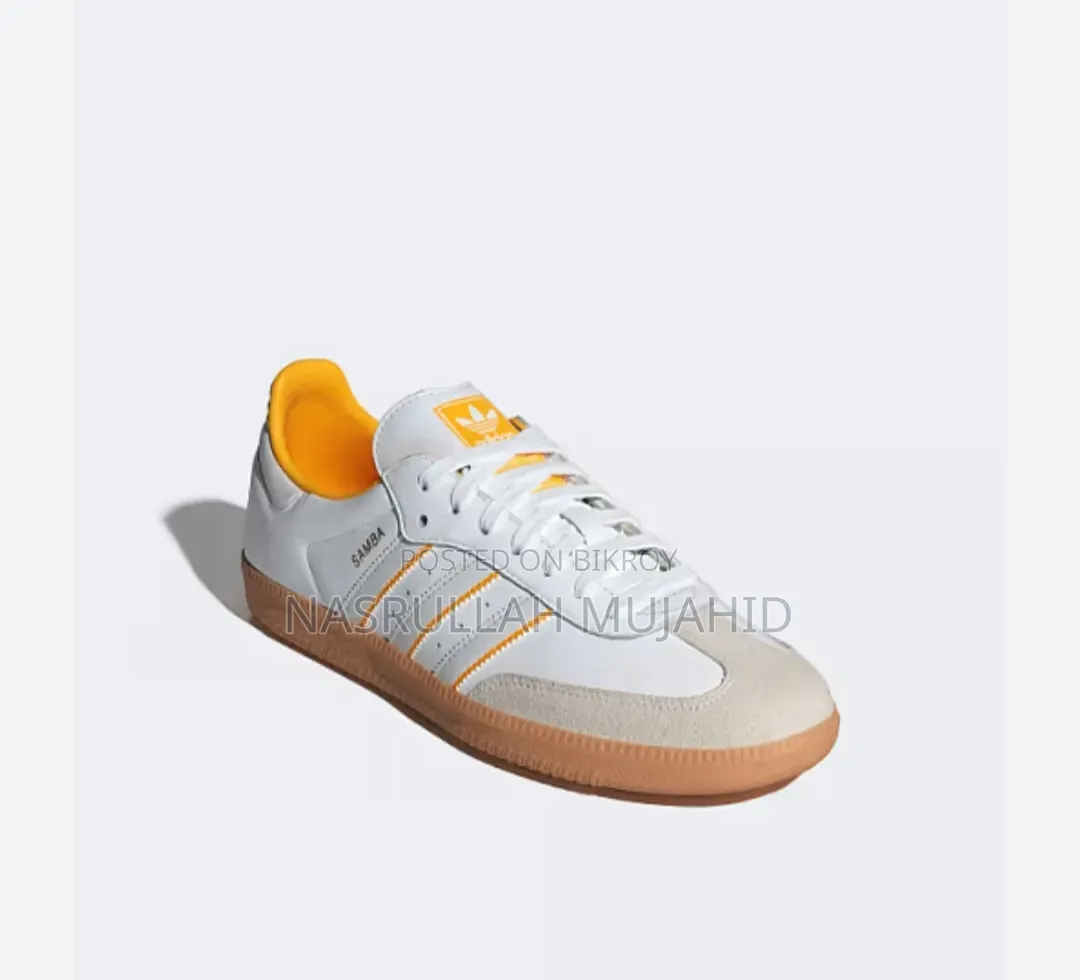একটি ৩৬ সাইজের Adidas Samba স্নিকার বিক্রি করা হবে।