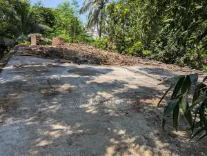 5-Bedroom House in Boalia for Sale