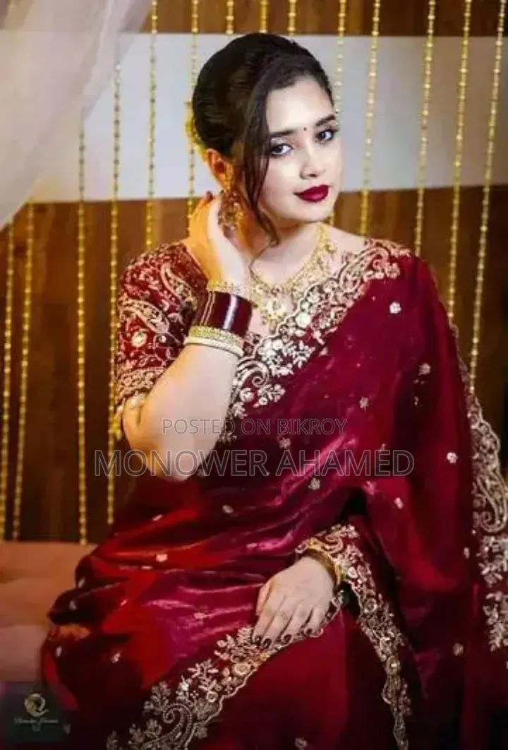 ইন্ডিয়ান জেমিচু ফ্যাব্রিক সিকুয়েন্স এমব্রয়ডারি কাজ করা