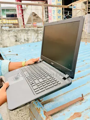 Laptop Acer Aspire E5-575 4GB Intel Core I3 HDD 1T