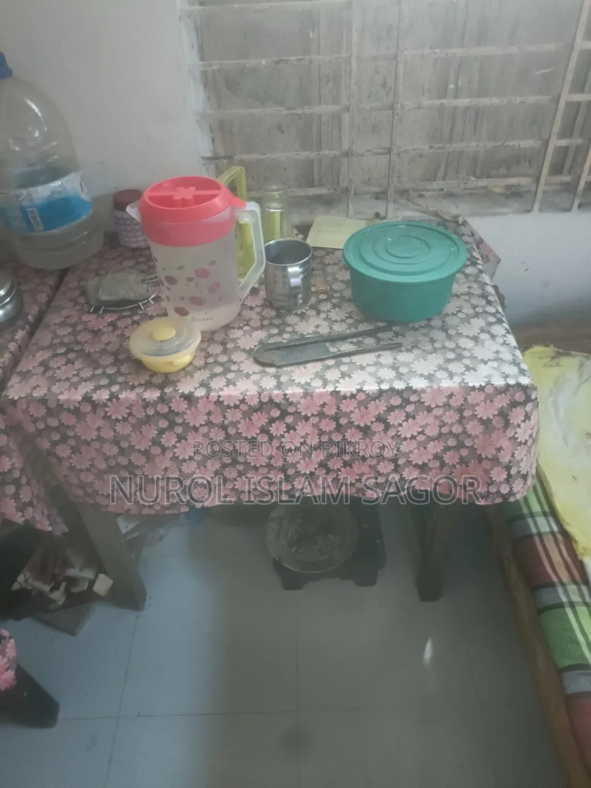 টেবিল বিক্রি করা হবে