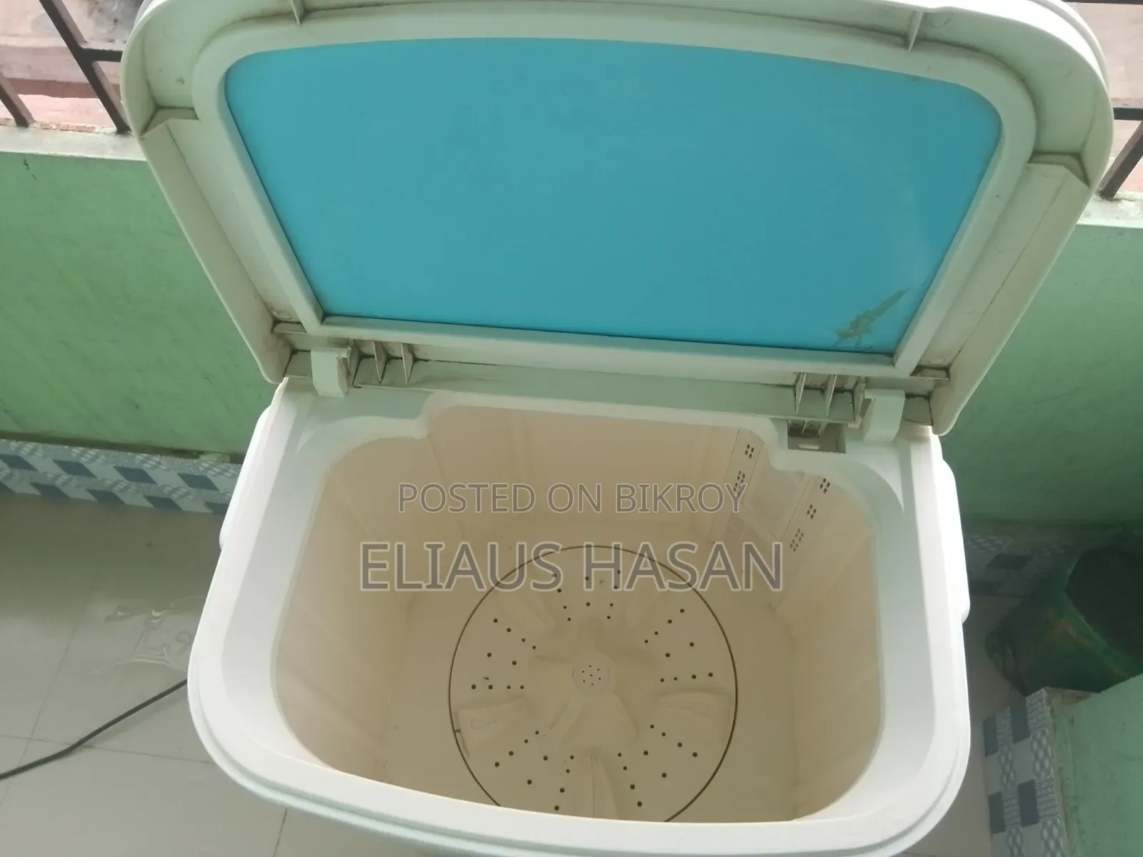 Washing machine for sale.