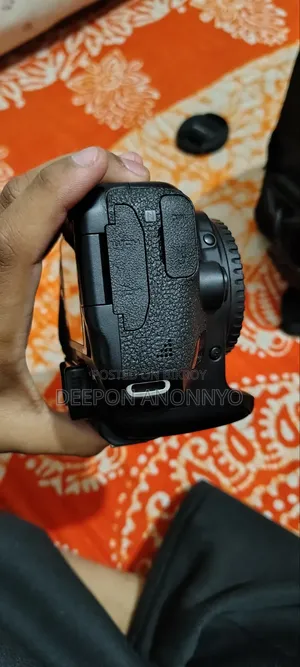 Canon 800d 75 300 Lens