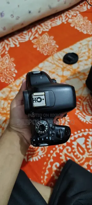 Canon 800d 75 300 Lens