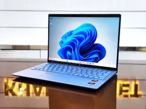 New Laptop HP 16GB AMD Ryzen 5 SSD 512GB