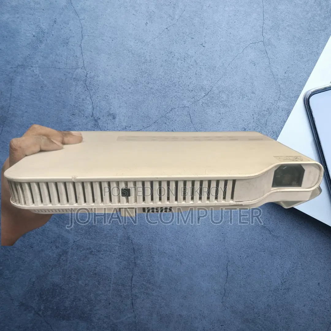Casio Xj-a147 Slim Laser & Led Hybrid Projector