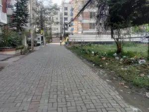 এম-ব্লক ৩-কাঠা দক্ষিণমুখী প্লট বিক্রয়