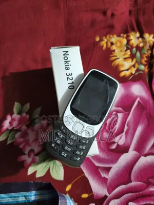 নোকিয়া ৩২১০ কালো