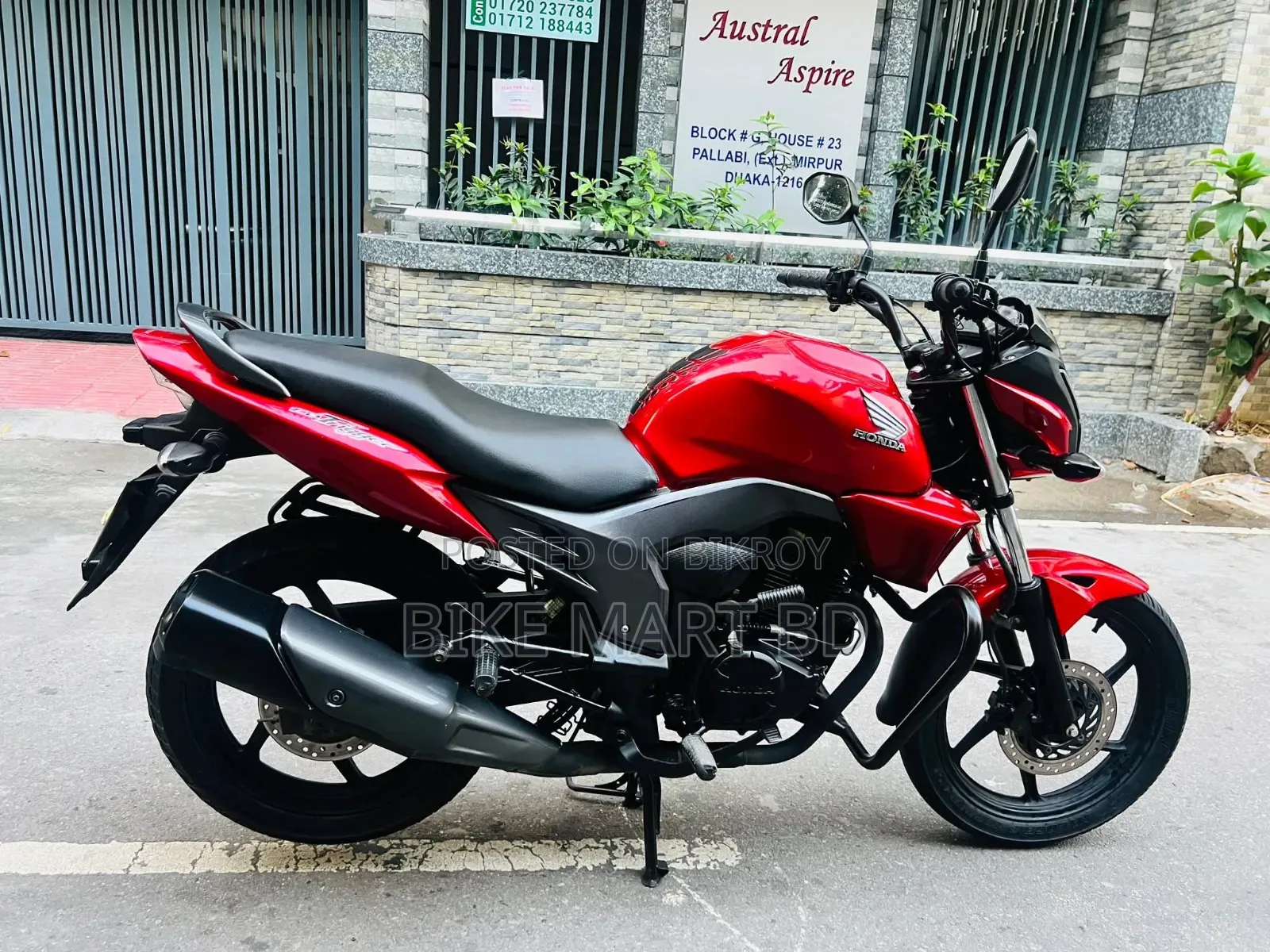 Honda CB 2017 Red