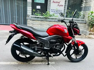 Honda CB 2017 Red