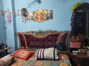 Want to sell very beautiful luxurious bed