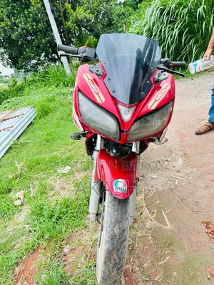Yamaha YZF-R 2011 Red