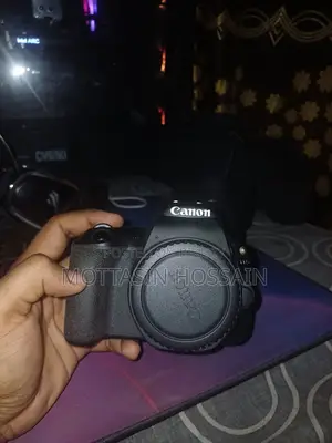 Canon Eos 200d With 18-55mm Lens