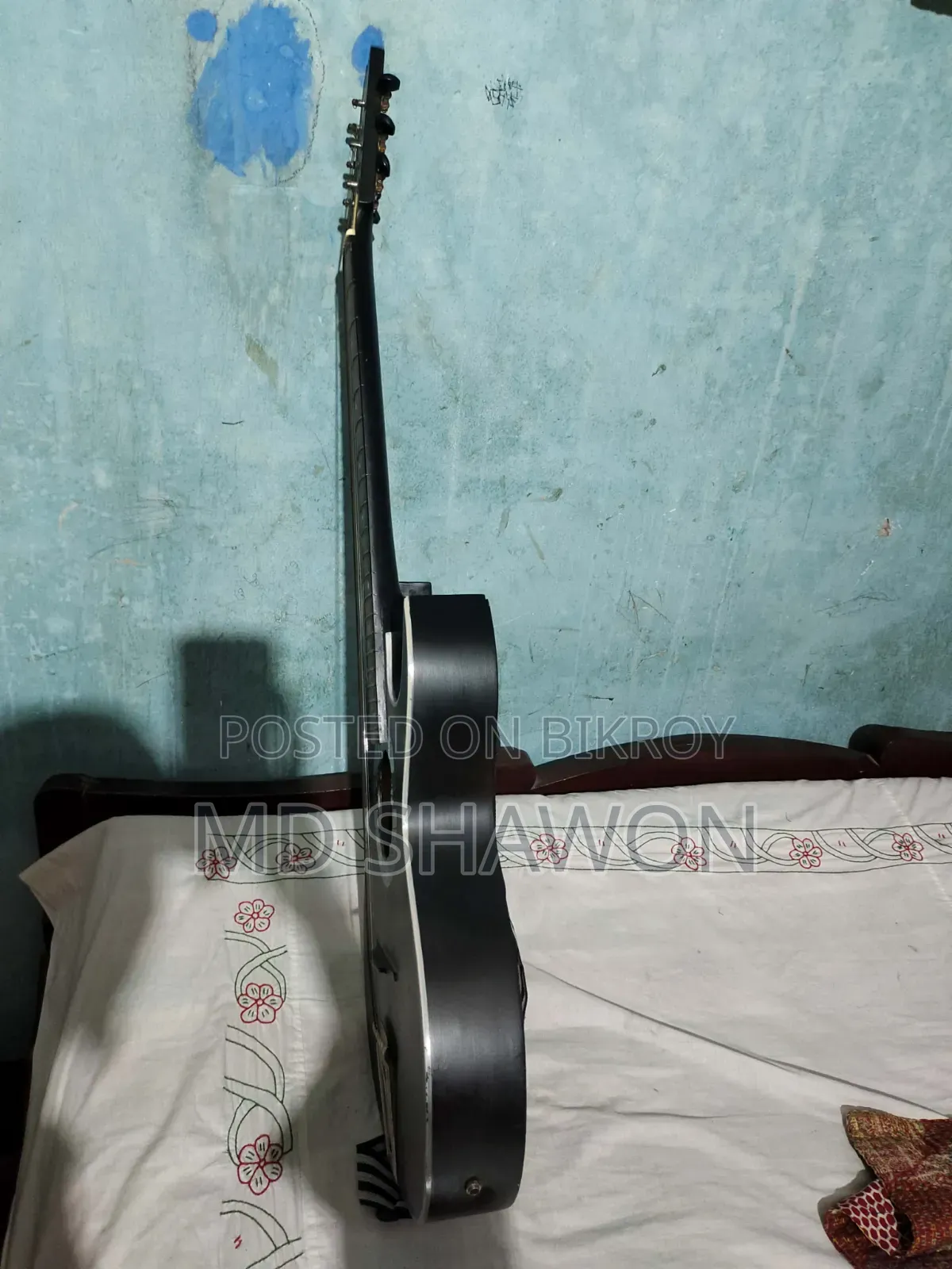গভীর রাত সাথে হলো গিটার এবং শেষে বলো সেই সাধ
