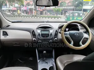 Hyundai Tucson 2012 Black