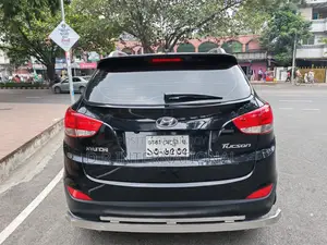Hyundai Tucson 2012 Black