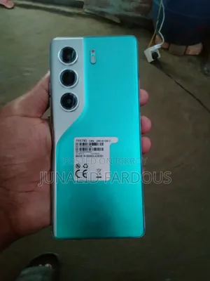 Tecno Camon 40 Pro 4G 256 GB Blue