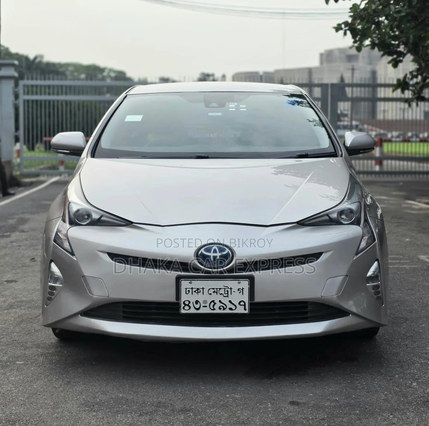 Toyota Prius 4dr Hatchback (1.8L 4cyl Gas/Electric Hybrid CVT) 2016