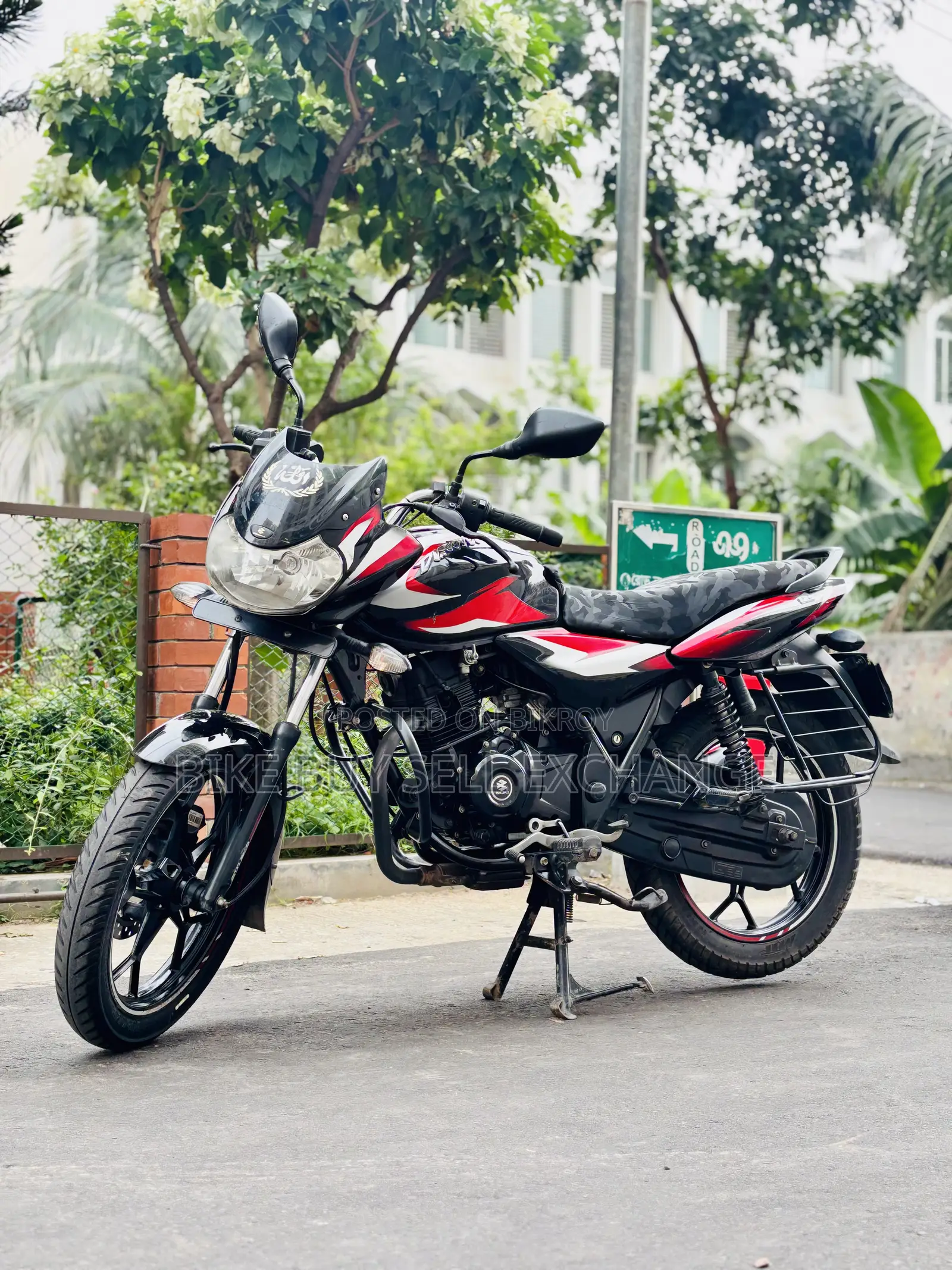 Bajaj Discover 125 2023 Black