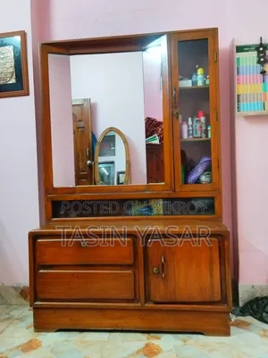 সেগুন কাঠের ড্রেসিং টেবিল
