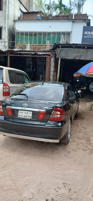 টয়োটা প্রিমিও ২০০৪ কালো