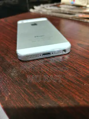অ্যাপল আইফোন ৫এস ১৬ জিবি সাদা