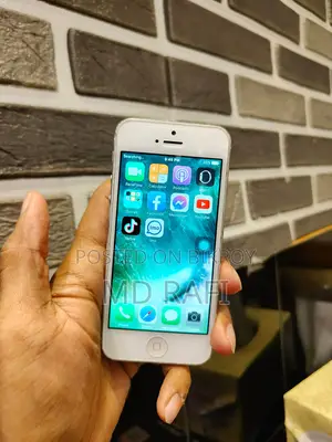 অ্যাপল আইফোন ৫এস ১৬ জিবি সাদা