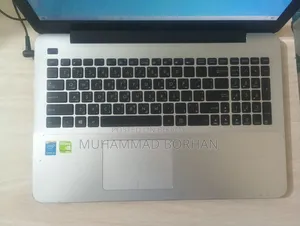 Laptop Asus K555LD 4GB Intel Core i5 HDD+SSD 1T