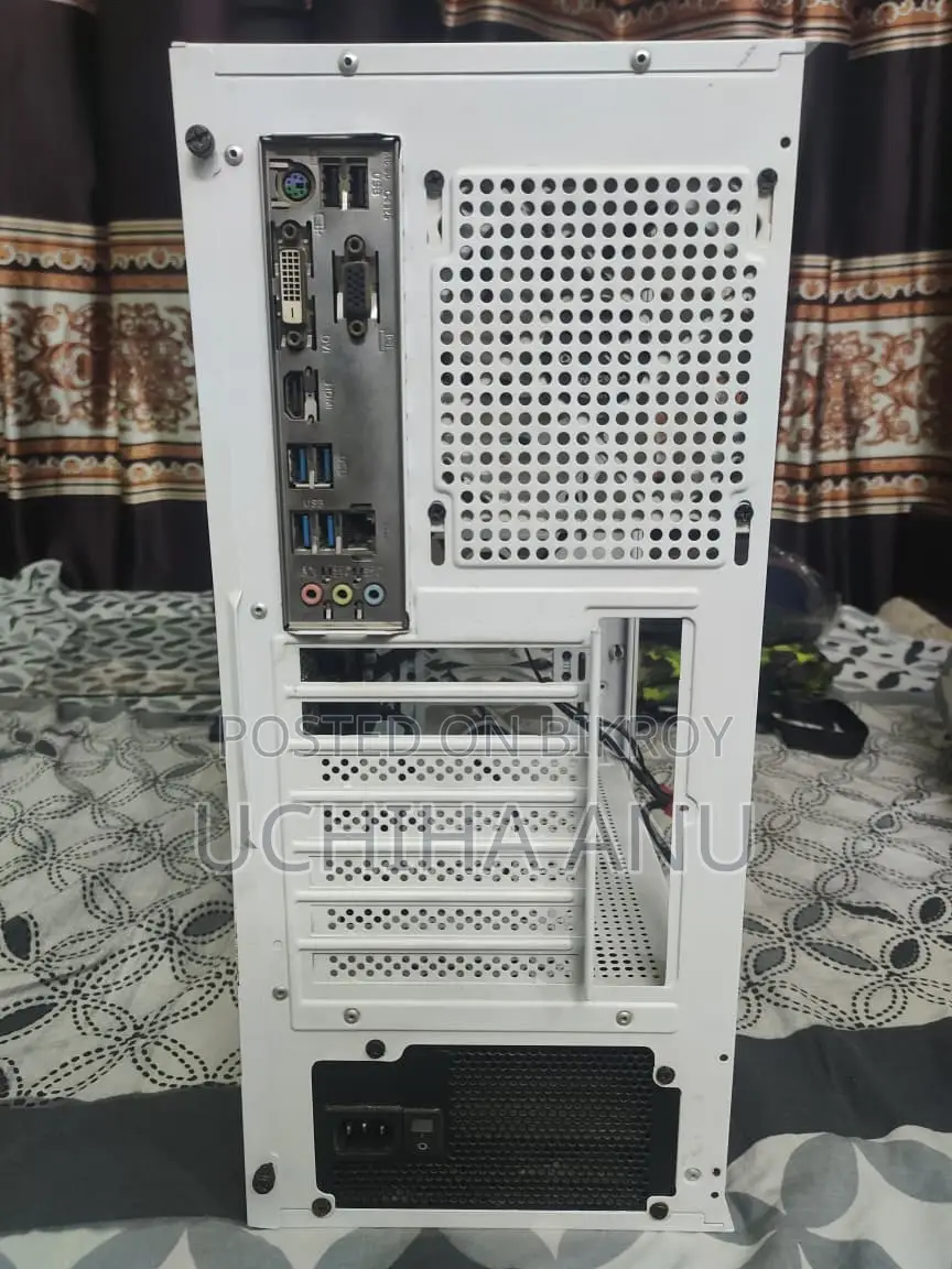 Revenger Shockwave RGB Mid Tower White ATX Gaming Desktop Casing