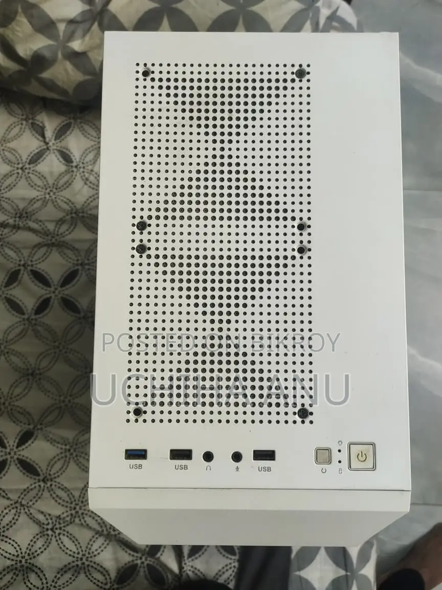Revenger Shockwave RGB Mid Tower White ATX Gaming Desktop Casing