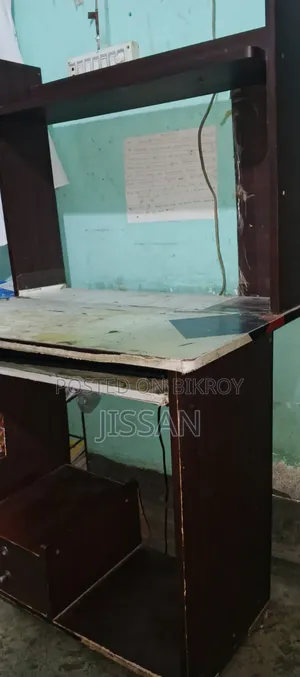 Standard Computer Table