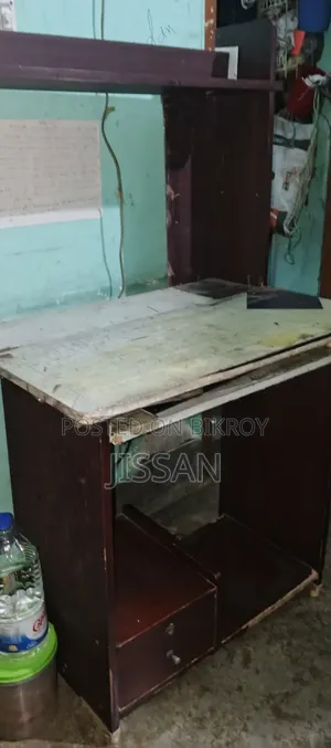 Standard Computer Table