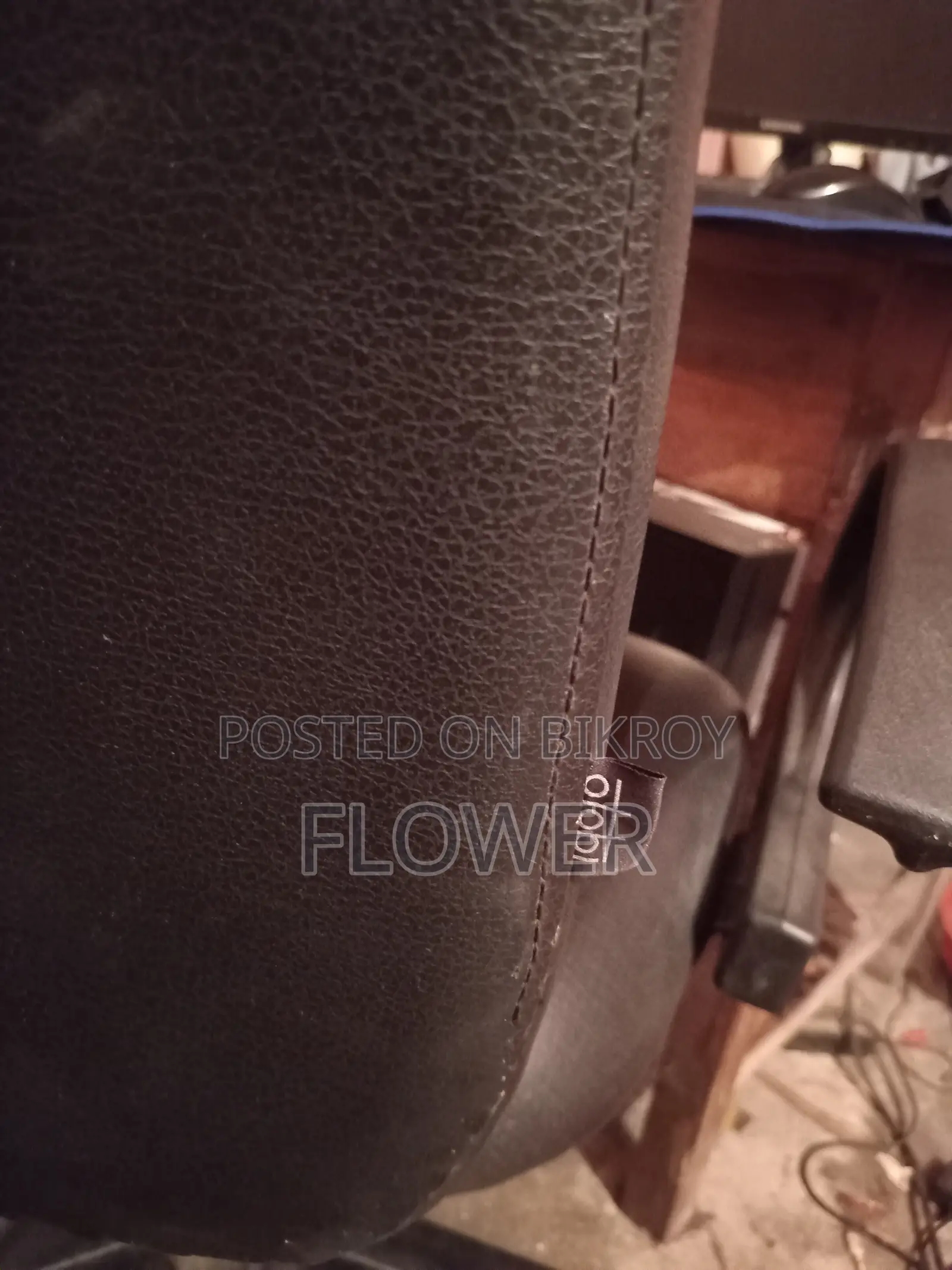 Otobi Chair