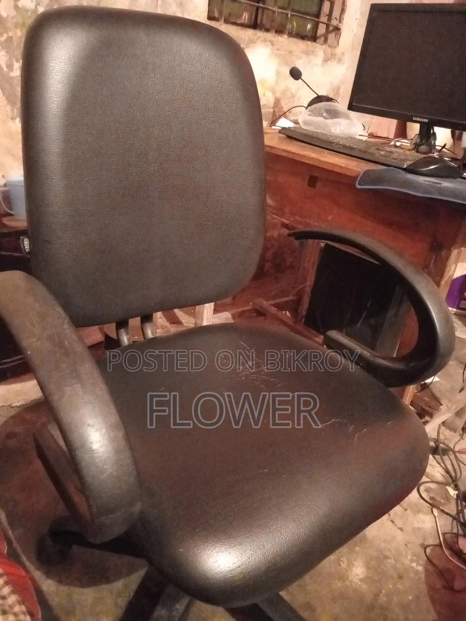 Otobi Chair