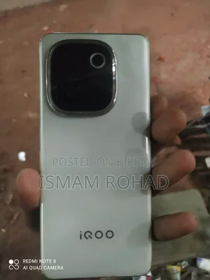 iQOO 8 GB White
