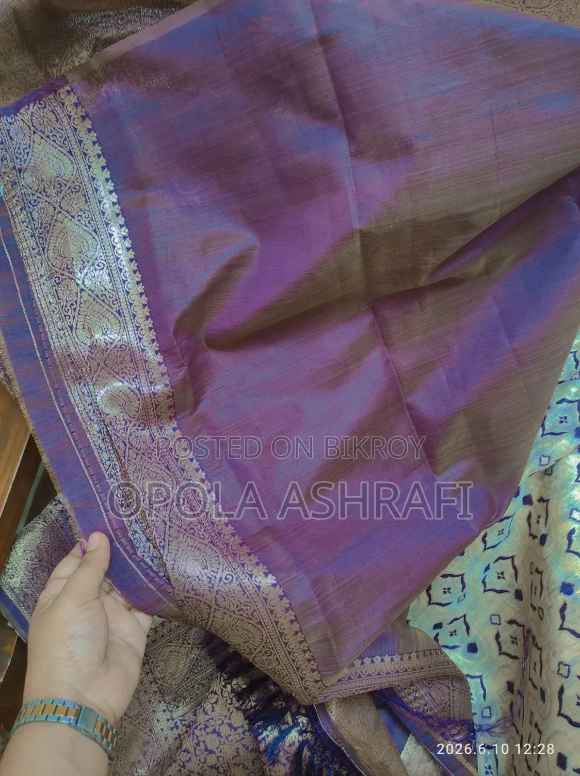 I will sell an unused Tussar saree.
