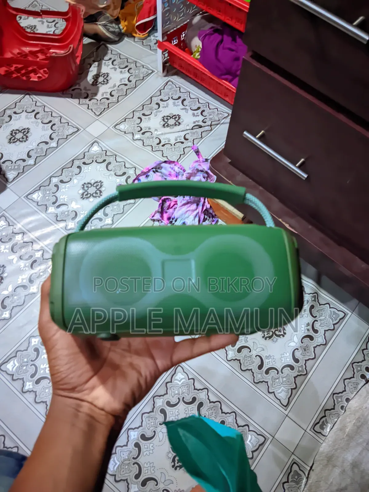 A sound speaker will be sold for 1500 Taka
