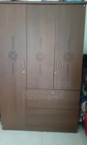 একদম ফ্রেশ আলমারি বিক্রয় হবে।