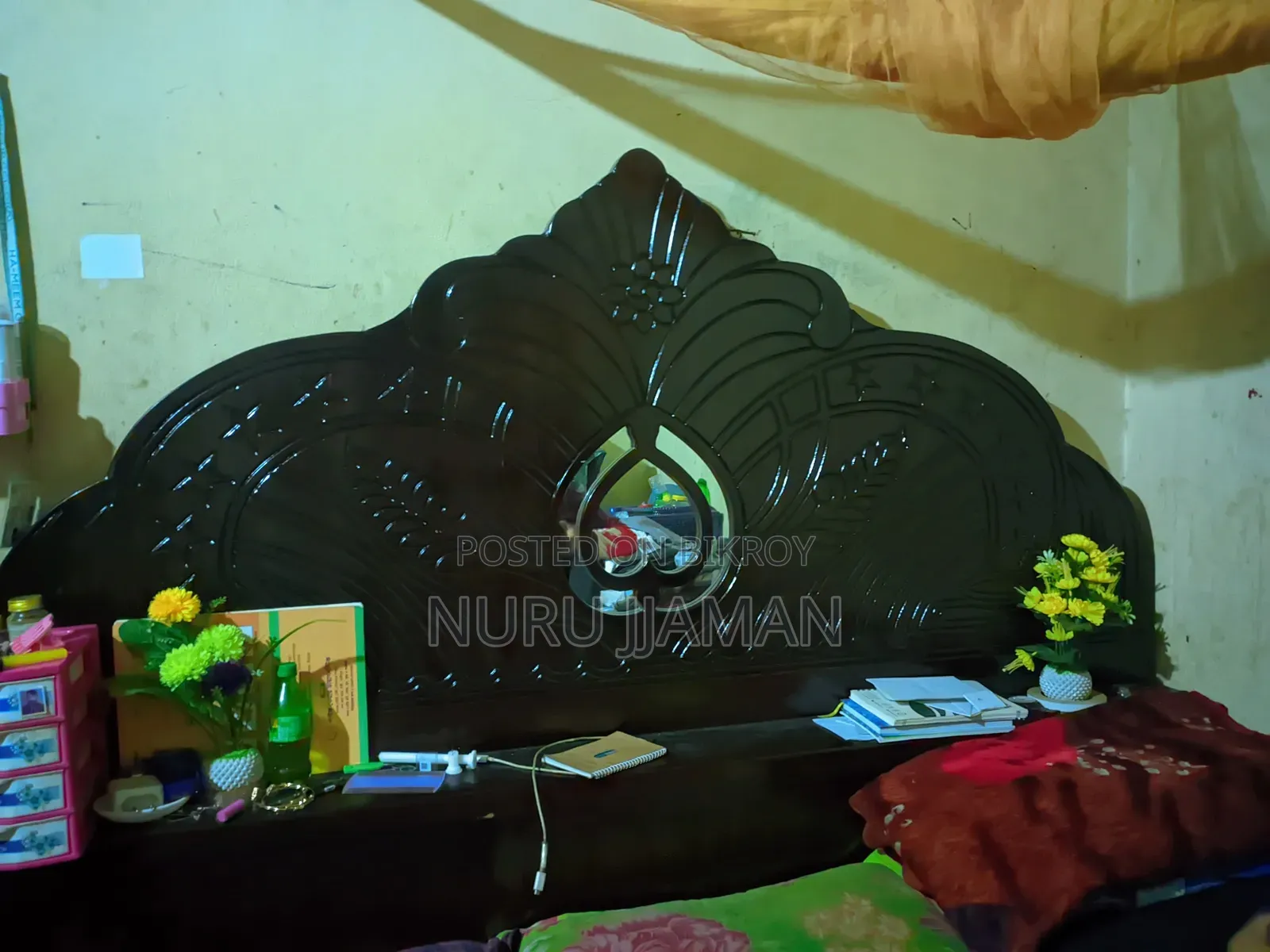 একটি খাট বিক্রি করা হবে