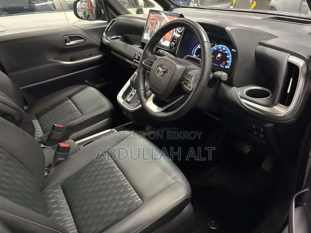 Toyota Noah 2022 Gray