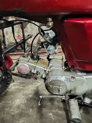 Honda 2002 Red