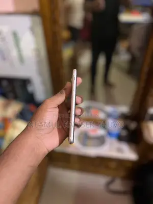 অ্যাপল আইফোন এসই (২০২২) ৬৪ জিবি সাদা