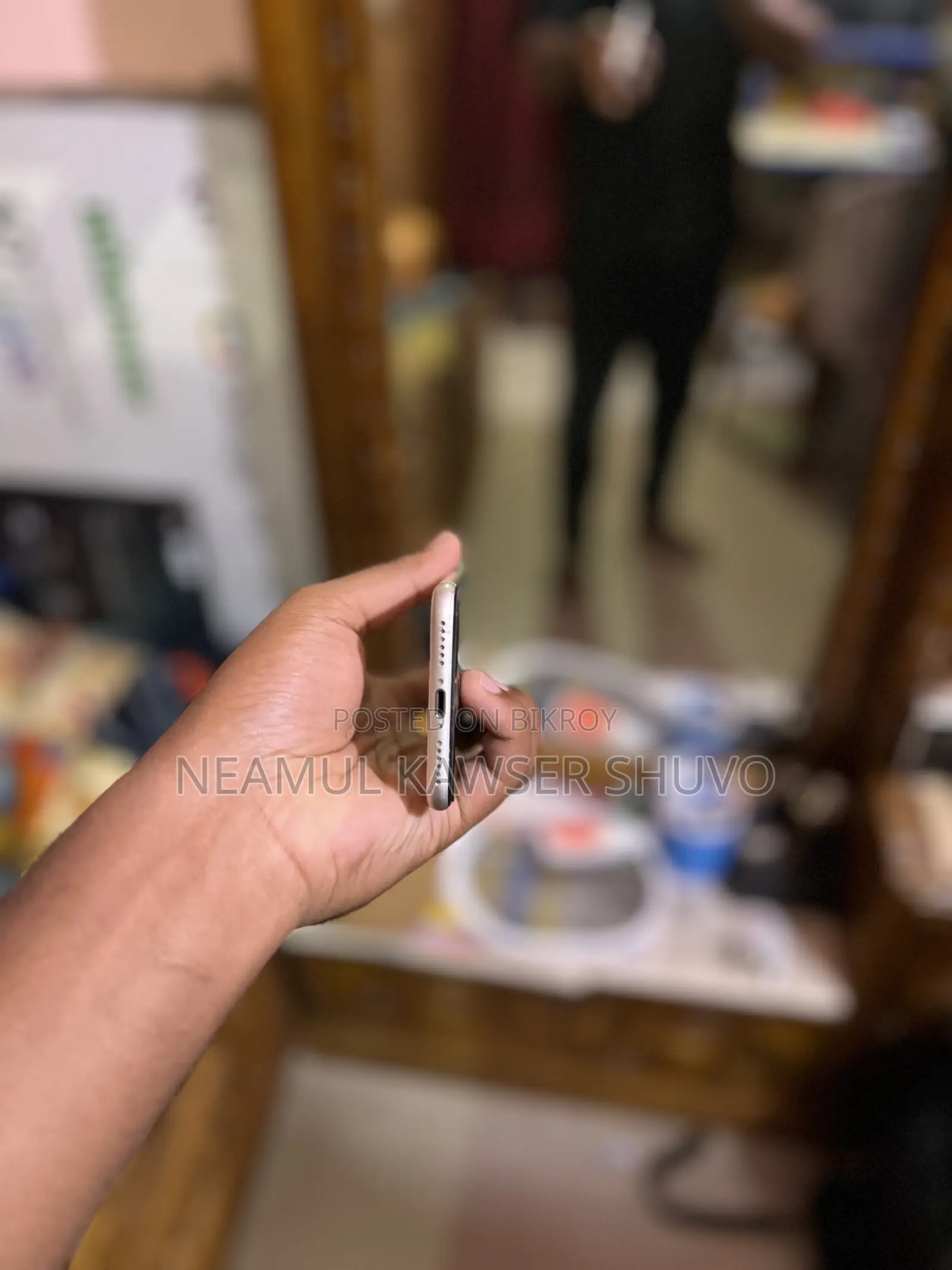 অ্যাপল আইফোন এসই (২০২২) ৬৪ জিবি সাদা
