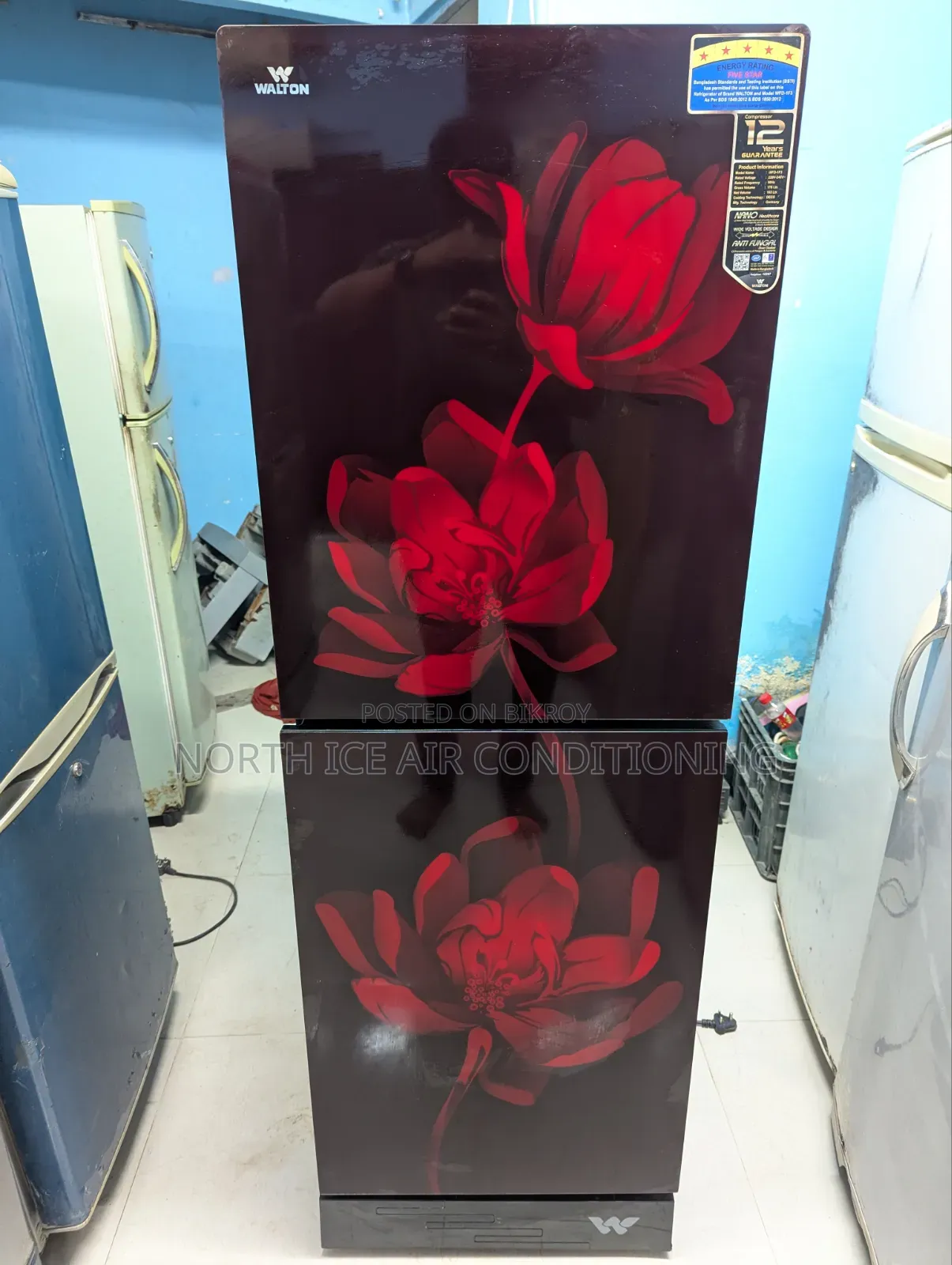 Walton Red Colour Glass Door 176 Ltr.