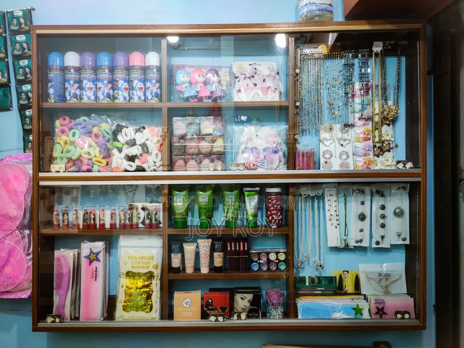 Cosmetics Showcase