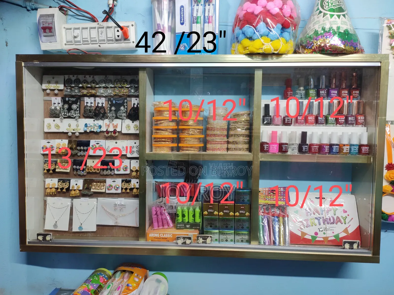 Cosmetics Showcase