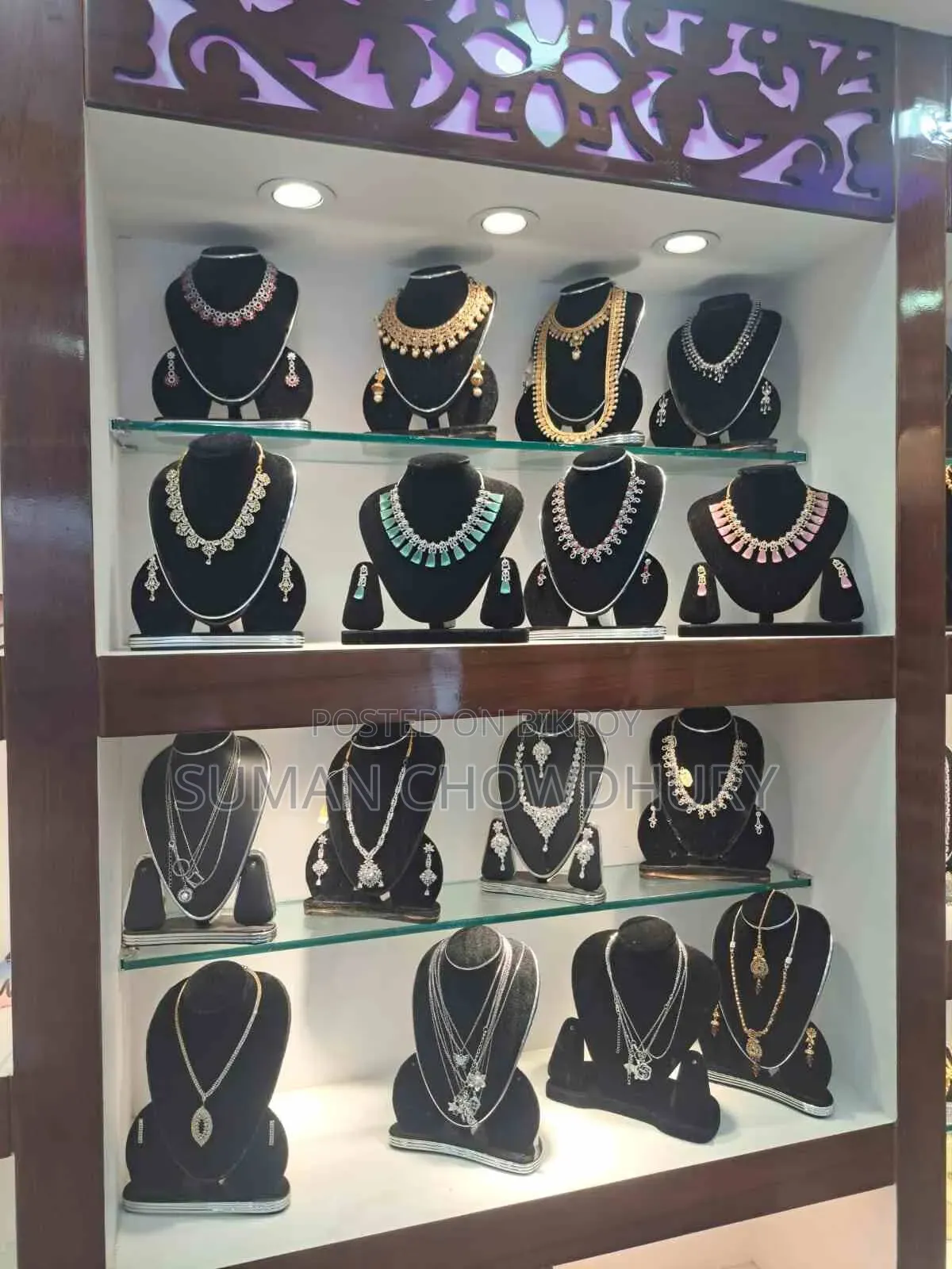 Ladies ornaments, shoes to be sold in a full lot at 60% discount.