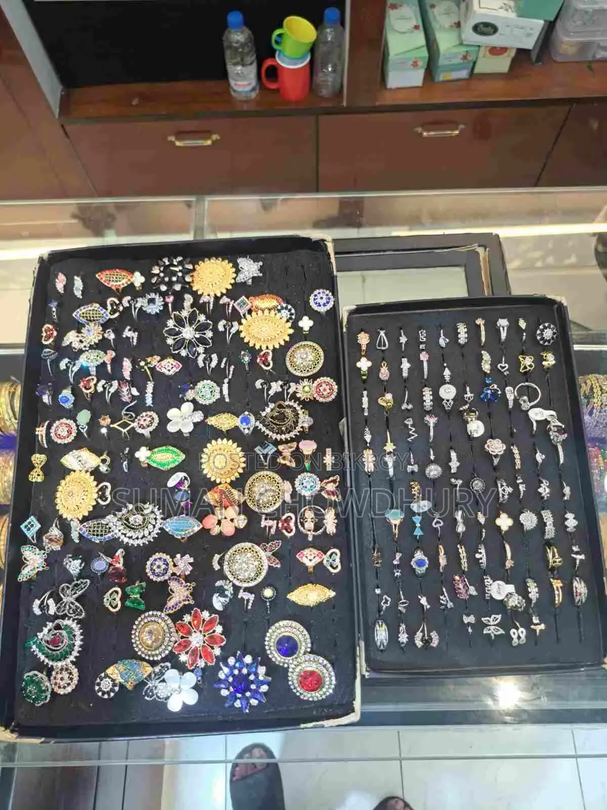 Ladies ornaments, shoes to be sold in a full lot at 60% discount.