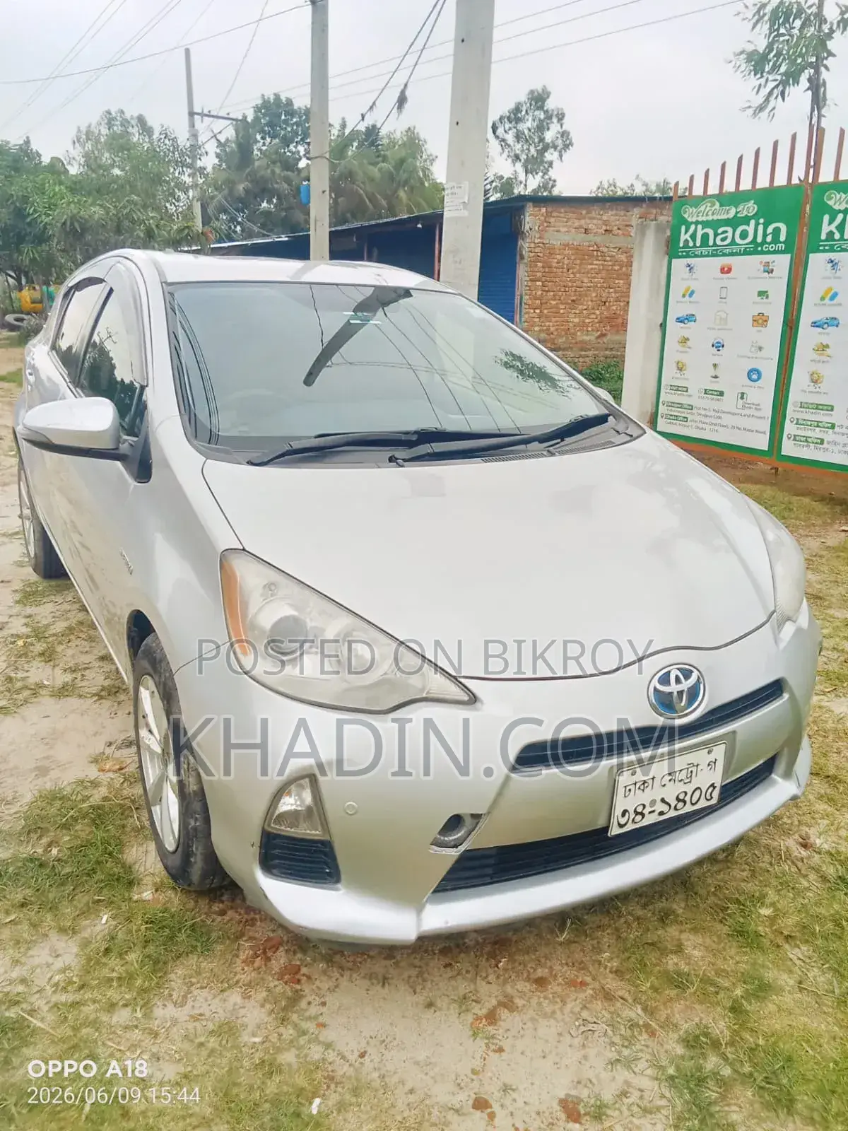 Toyota Aqua 2012 Silver