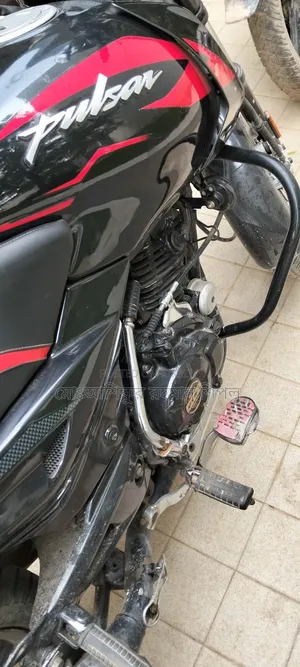বাজাজ পালসার ১৫০ ২০১৫ ব্ল্যাক